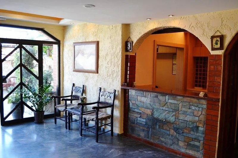 Erato Hotel Goúrnes